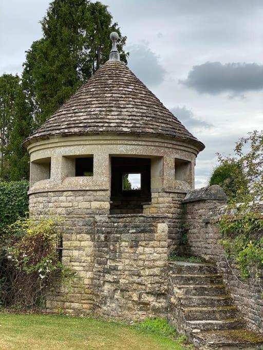 The Manor Stables Villa Sturminster Newton Exterior photo