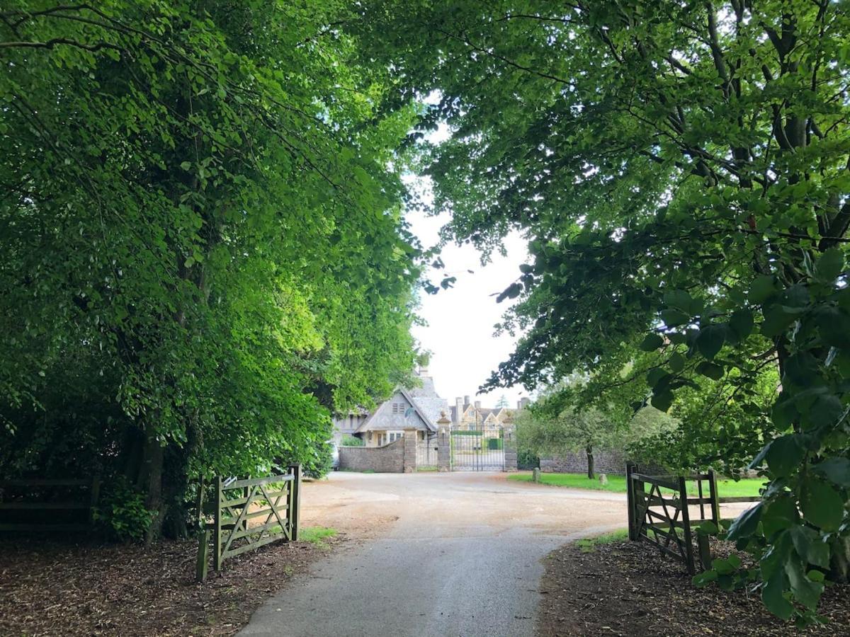 The Manor Stables Villa Sturminster Newton Exterior photo